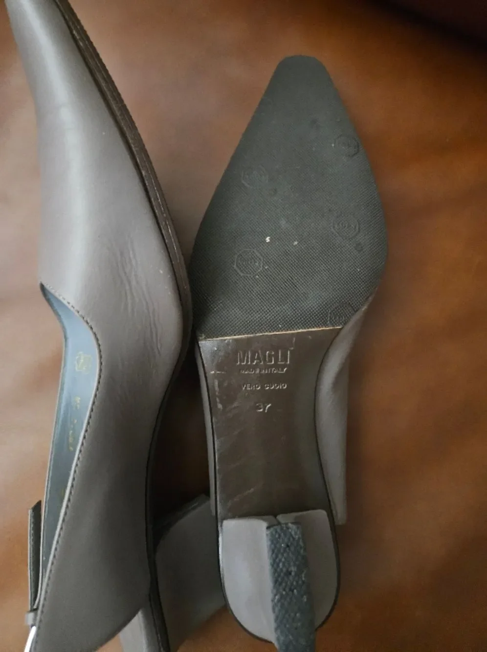 Bruno Magli Pumps Heels Grey Taupe Size 37 Gently Used
